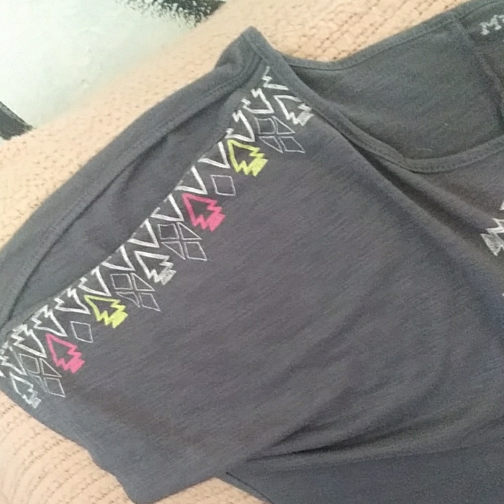 Shirt - Picture 3 of 3